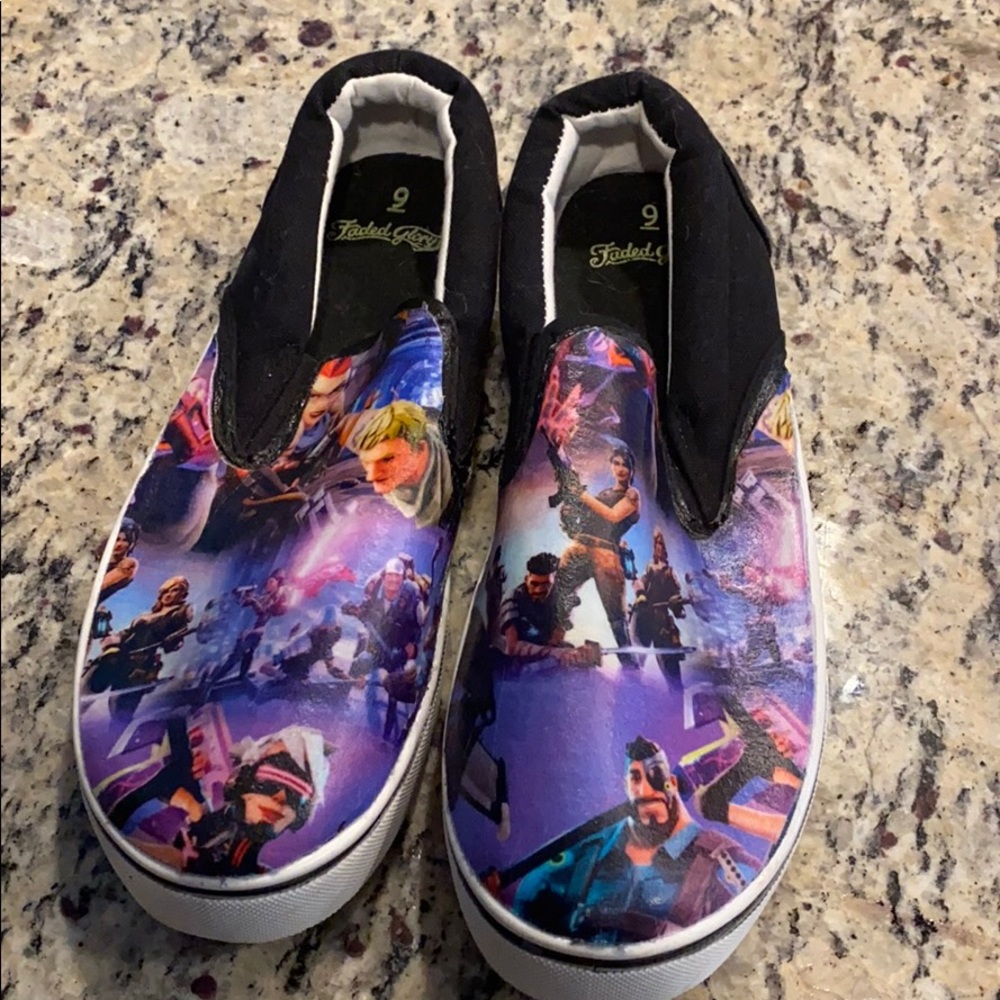 Faded Glory size 9 men’s handmade Fortnite shoes